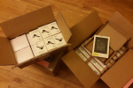 Українці із Канади надіслали волонтерам 36 електронних книг.