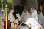 Його Високопреосвященству співслужили священнослужителі ужгородського благочиння