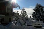 Горные перевалы в Швейцарии закрыты для автотранспорта из-за снежных заносов.