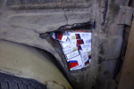 На Закарпатье таможенники нашли тайник с сигаретами в авто