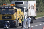Вантажівка з розкладеними тілами 71 людини знайдена в Угорщині.