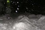 В Луганске расчищают дороги от снега