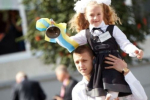 По Україні сьогодні в школу підуть більше 414 тисяч першокласників