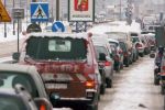 В Польше мощный снегопад парализовал движение транспорта