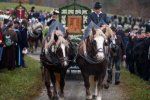 Традиционный парад в Баварии привлекает туристов