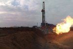 В Крыму неизвестные установили вышки и качают нефть и газ
