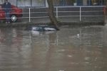 В Николаеве после сильного дождя все машины плавают