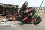 В селе Широкое трактор перевернулся и придавил тракториста насмерть