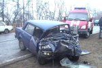 Под Харьковом ВАЗ-21099 выехал на полосу встречного движения и столкнулся с легковым автомобилем ВАЗ-2107.