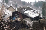 Зсув знищив будинок закарпатського горянина.