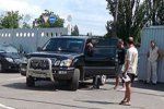 Народные депутаты спровоцировали продавцов авто на нарушения