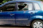 В Ужгороде хулиганы разбили окна в припаркованных машинах