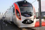 Машинисты украинского поезда и «Хюндая» устроили гонки