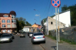 В Ужгороде даже гаишники игнорируют знаки о запрете парковки
