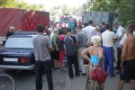В Николаеве грузовик без водителя убил женщину и протаранил бетонный забор.