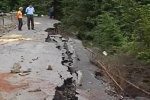 В Закарпатье паводки размыли дороги и оставили людям оползни