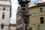 В Праге на площади Франца Кафки установили необычную скульптуру