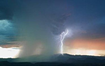У горах Закарпаття "дует" туристів постраждав від блискавки