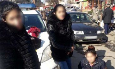 В Ужгороде банда цыганок облапошила бедную продавщицу магазина 
