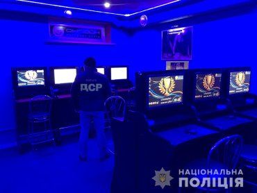 Устроили налёт: В Мукачево полицейские накрыли подпольный игорный бизнес 
