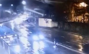В Ужгороде возле автовокзала кошмарное ДТП: Женщина летела вместе с машиной