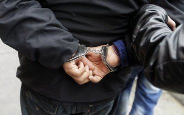 Мукачівські поліцейські викрили вже судимого юнака на крадіжці від бабусі