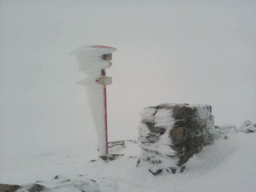 Снег заваливает Закарпатье в первый день лета