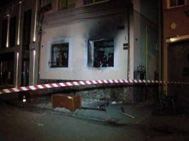 У справі підпалу офісу угорців в Ужгороді виступили свідки на суді в польському Кракові