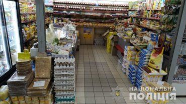 Поліція Закарпаття розслідує нахабне пограбування на ринку у Мукачево