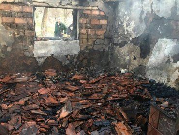 Мешканець Закарпаття отримав опіки на пожежі у власному будинку