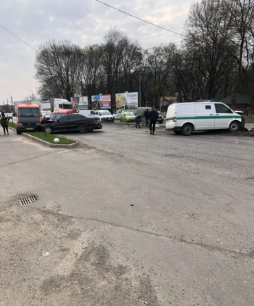 В Закарпатье утром столкнулись четыре машины