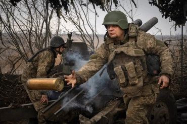 Украина отступает из сел на Донбассе в ожидании помощи США - NYT