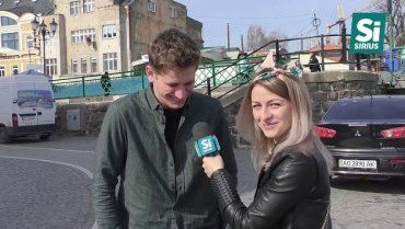 Закарпаття: Журналістка телеканалу "Сіріус" шукала совість у жителів Ужгорода