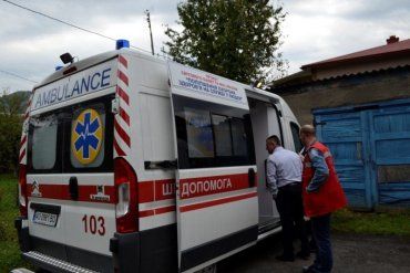 В Закарпатье компания молодых ребят напала и жестоко избила врача "скорой" помощи