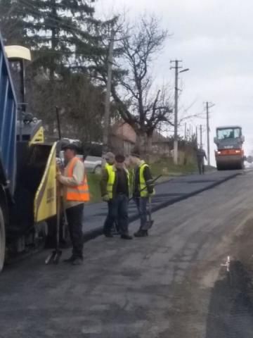 Закарпаття. Триває ремонт обласної дороги між Берегівським та Іршавським районами
