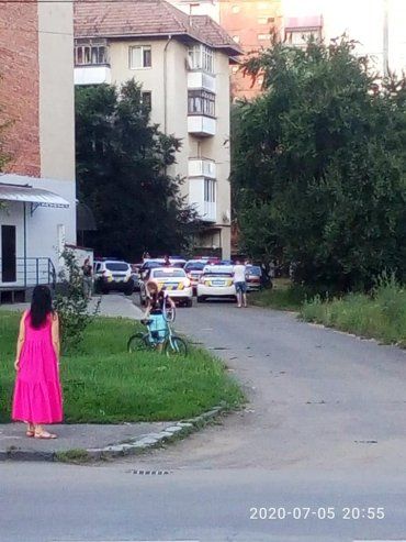 В Ужгороде наряд полицейский испугал район: Гадали на убийство, оказалось хуже 