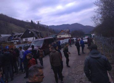 На кордоні Закарпаття з Румунію будують огорожу — місцеві перекрили дорогу