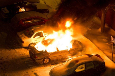 В Закарпатье при пожаре автомобиля пострадал сам владелец 