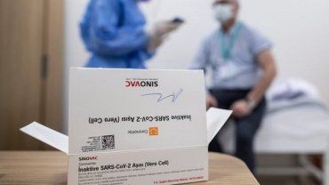 Венгрия договорилась о закупке китайской вакцины Sinopharm