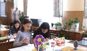 В Ужгороді для школярів провели майстер-клас до Великодніх свят