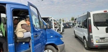 Закарпаття. Скандальний протест керманичів автотранспорту в Чопі на кордоні з Угорщиною 