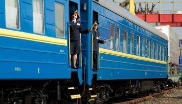 На Великдень і травневі свята "Укрзалізниця" призначила зо три десятка додаткових потягів