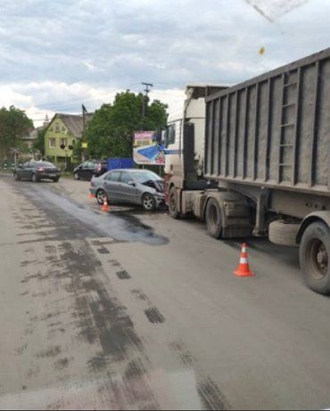 Закарпаття. Два автомобілі зіткнулися лоб у лоб у Сільці на Іршавщині