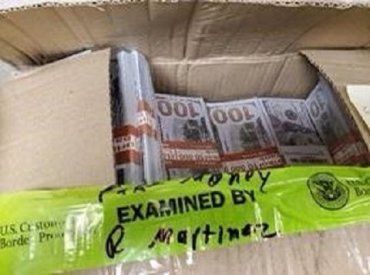 В США на почте изъяли посылку из Украины с 1,3 млн фальшивых долларов