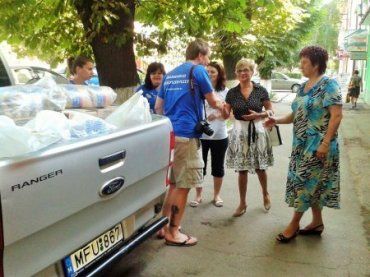 Представники уряду Угорщини передали гуманітарну допомогу для забутих дітей Закарпаття