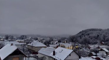 До зимы пару дней: В Закарпатье целое село за ночь накрыл снег 