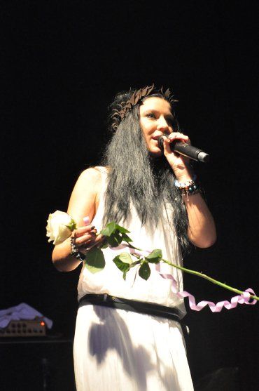 Елка начинала музыкальную карьеру в составе ужгородской группы «B&B»