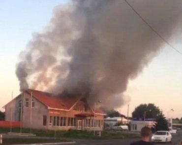 Огонь и дым пожара на украинско-венгерской границе были видны издалека