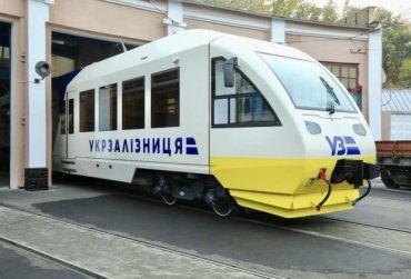 На Трійцю та День Конституції "Укрзалізниця" запускає 4 додаткові потяги