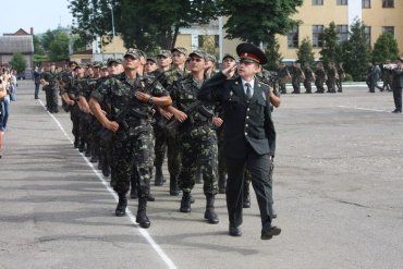 ЗМІ Угорщини поширюють інформацію, що влада України насильно забирає угорців Закарпаття в армію